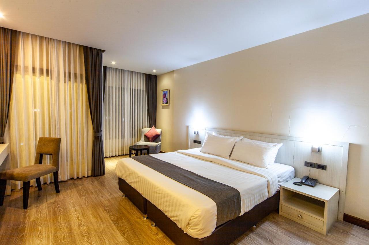 Rung Aroon Hotel By Le Siri Chiang Mai Exterior photo